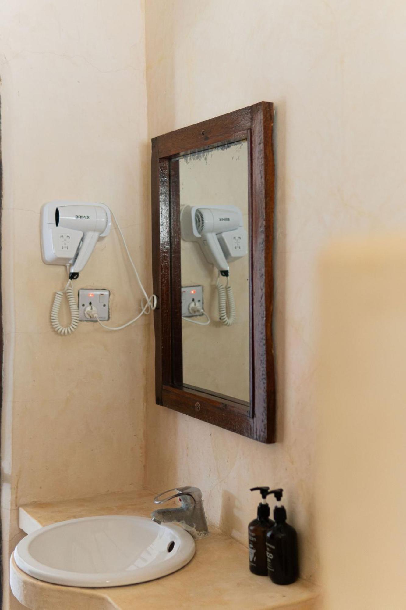 Jaribu Beach Hotel باجي الغرفة الصورة